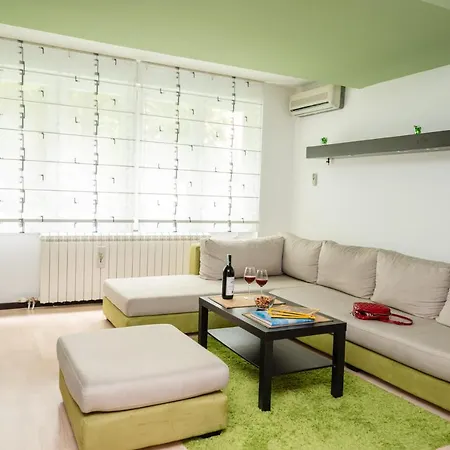 Bright 1bdr In The Center *