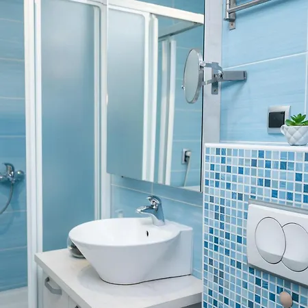 Bright 1bdr In The Center *